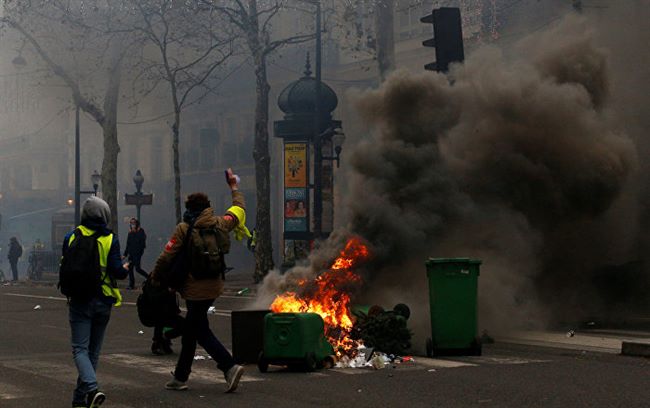 بيان جديد للداخلية الفرنسية بشأن مظاهرات السترات الصفراء 
