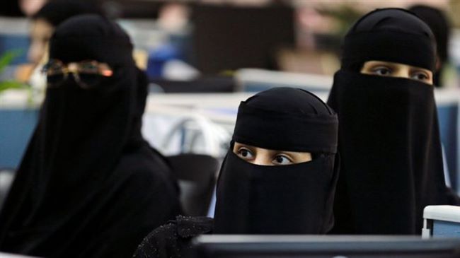 قيود شركة الخطوط السعودية على ملابس الركاب تثير جدلا واسعا