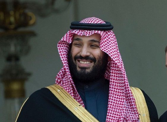 ولي العهد السعودي يكشف من فرنسا سر غياب زوجته عن الأضواء(فيديو)