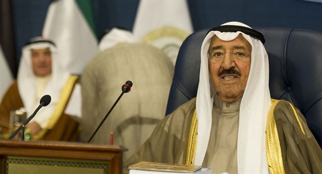 أمير الكويت يعبر عن شعوره بمرارة تطورات غير مسبوقة بالبيت الخليجي
