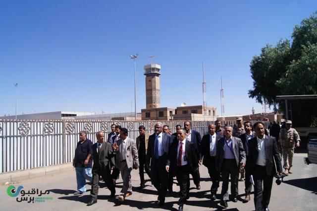 وزير النقل يحث على الاسراع بانجاز ماتبقى من مشروع صالات مطار صنعاء