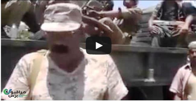 بالفيديو..قائد القوات الخاصة يتوعد الحوثيين عبر بيان متلفز من أرض المعركة 