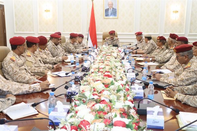 الفريق الداعري يعقد اجتماعاً برؤساء هيئات ومدراء دوائر وزارة الدفاع