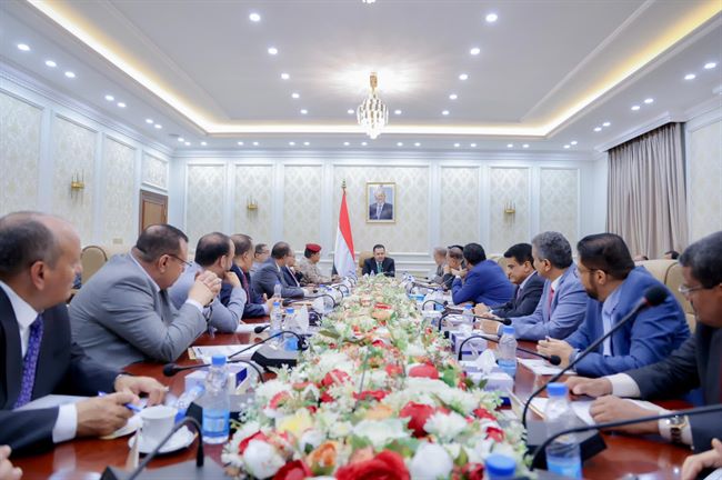 وزير الدفاع يطلع مجلس الوزراء على استمرار مليشا الحوثي في تصعيدها العسكري