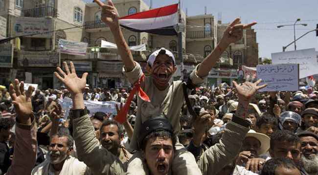 اليمنيون يعيدون رسم حدود جبهات قتال لحرب أهلية جديدة محتملة