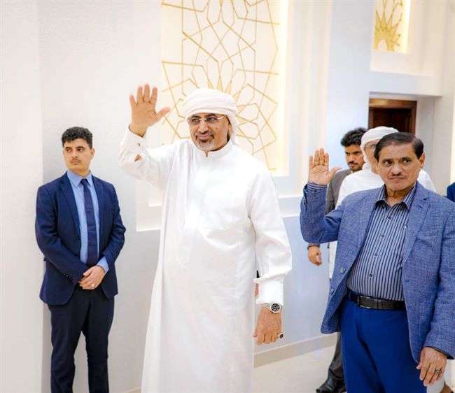 ابرز ماقاله البحسني والزبيدي في لقاءهما الموسع مع اعيان حضرموت بالمكلا (صور+فيديو)