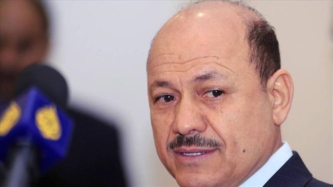 رئيس مجلس القيادة الرئاسي يطلب من وزير خارجية بريطانيا دعم تحسين موقف الاقتصاد اليمني 
