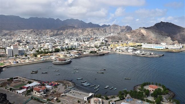 الحكومة اليمنية تستنكر اعمال القرصنة البحرية لمليشيات الحوثي الارهابية