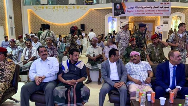 الجزيرة:ائتلاف جنوبي بعدن يحذر من تفخيخ الجنوب بالكيانات والتشكيلات المسلحة خارج اطار الدولة 
