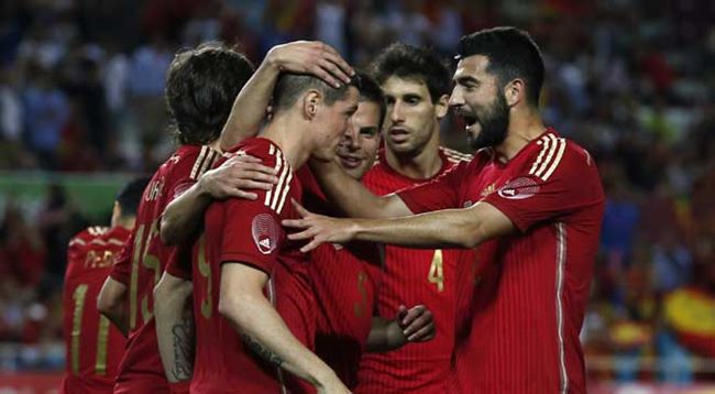 أسماء لاعبي التشكيلة النهائية لمنتخب اسبانيا لكأس العالم